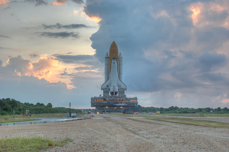 STS-129_02