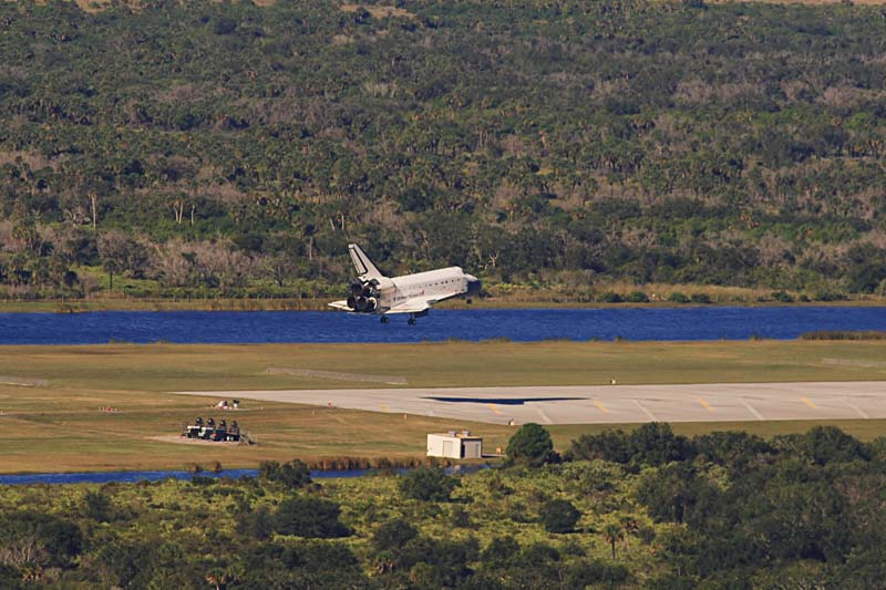 STS-129_26